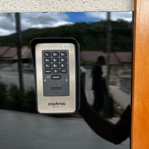 Controle de acesso com senha